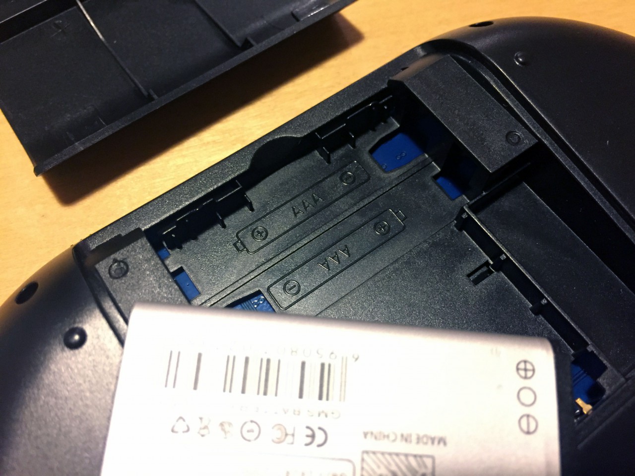 Ewin mini Wireless Keyboard 電池ケース